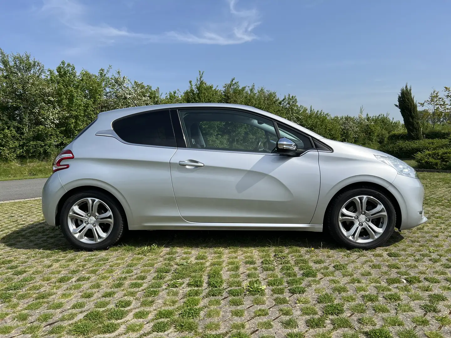 Peugeot 208 1.6 VTi Allure Grijs - 2