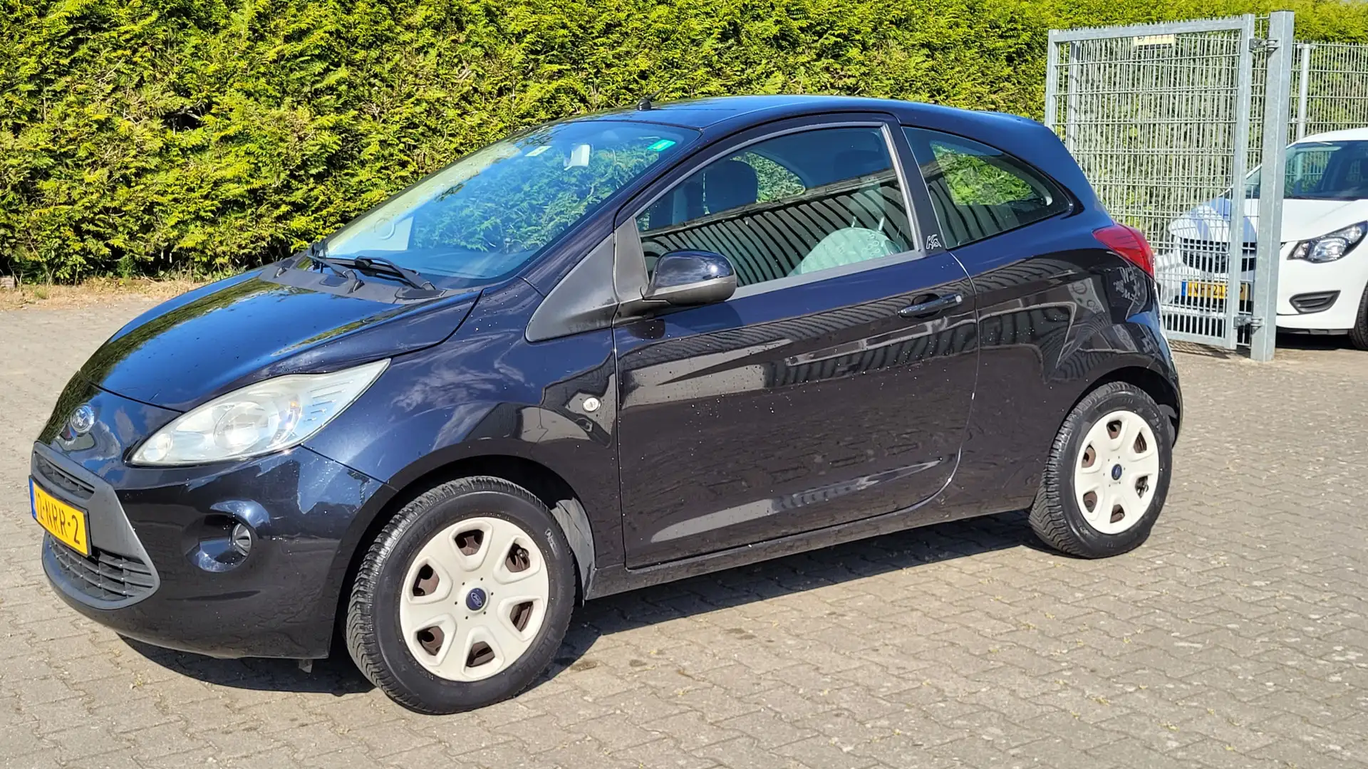 Ford Ka/Ka+ 1.2 Cool&Sound AIRCO 2e Eigenaar Nero - 2