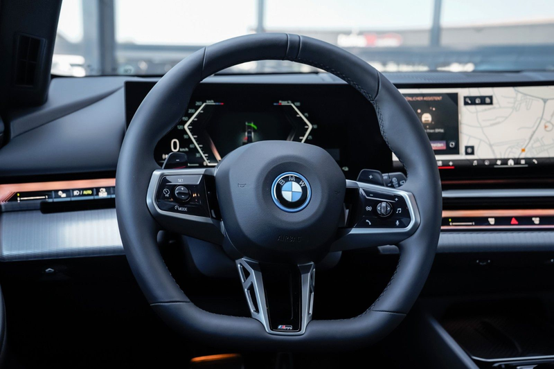 BMW 530 e Touring M Sport Pano-HarmanK-Assist-AHK — photo 12