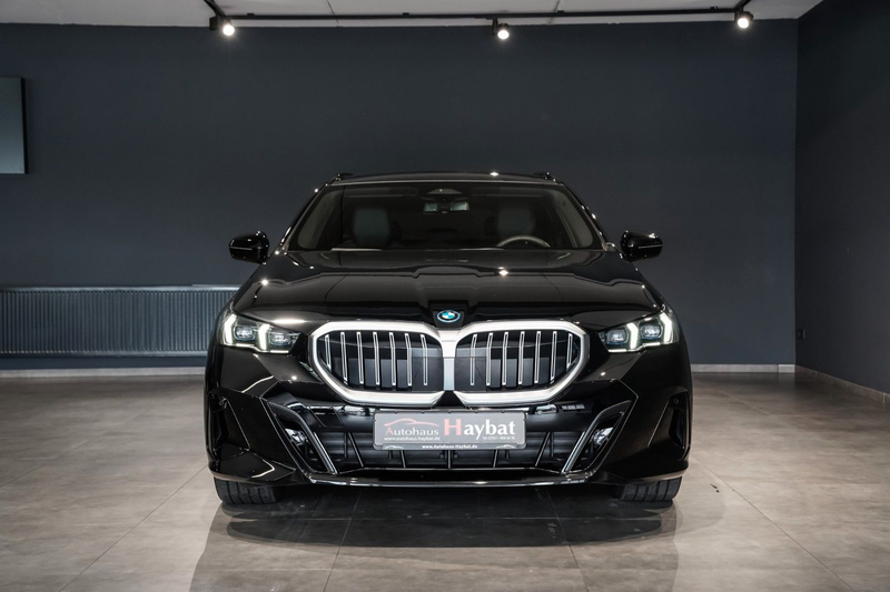 BMW 530 e Touring M Sport Pano-HarmanK-Assist-AHK — photo 2