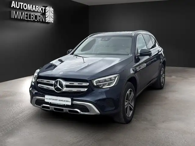 Mercedes-Benz GLC view 3