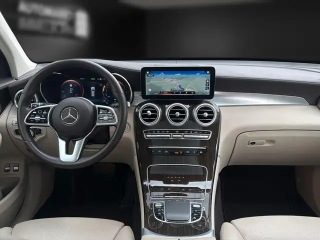 Mercedes-Benz GLC view 12