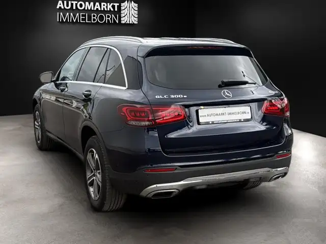 Mercedes-Benz GLC view 5