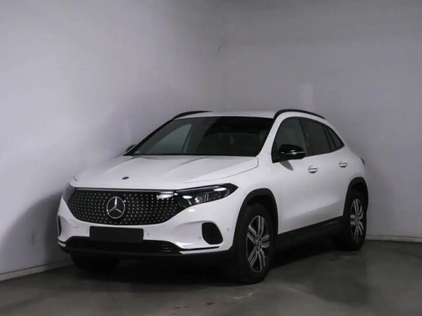 Mercedes-Benz EQA 300 EQA 300 4M Night Electric Advanced Soundsystem LED Weiß - 1