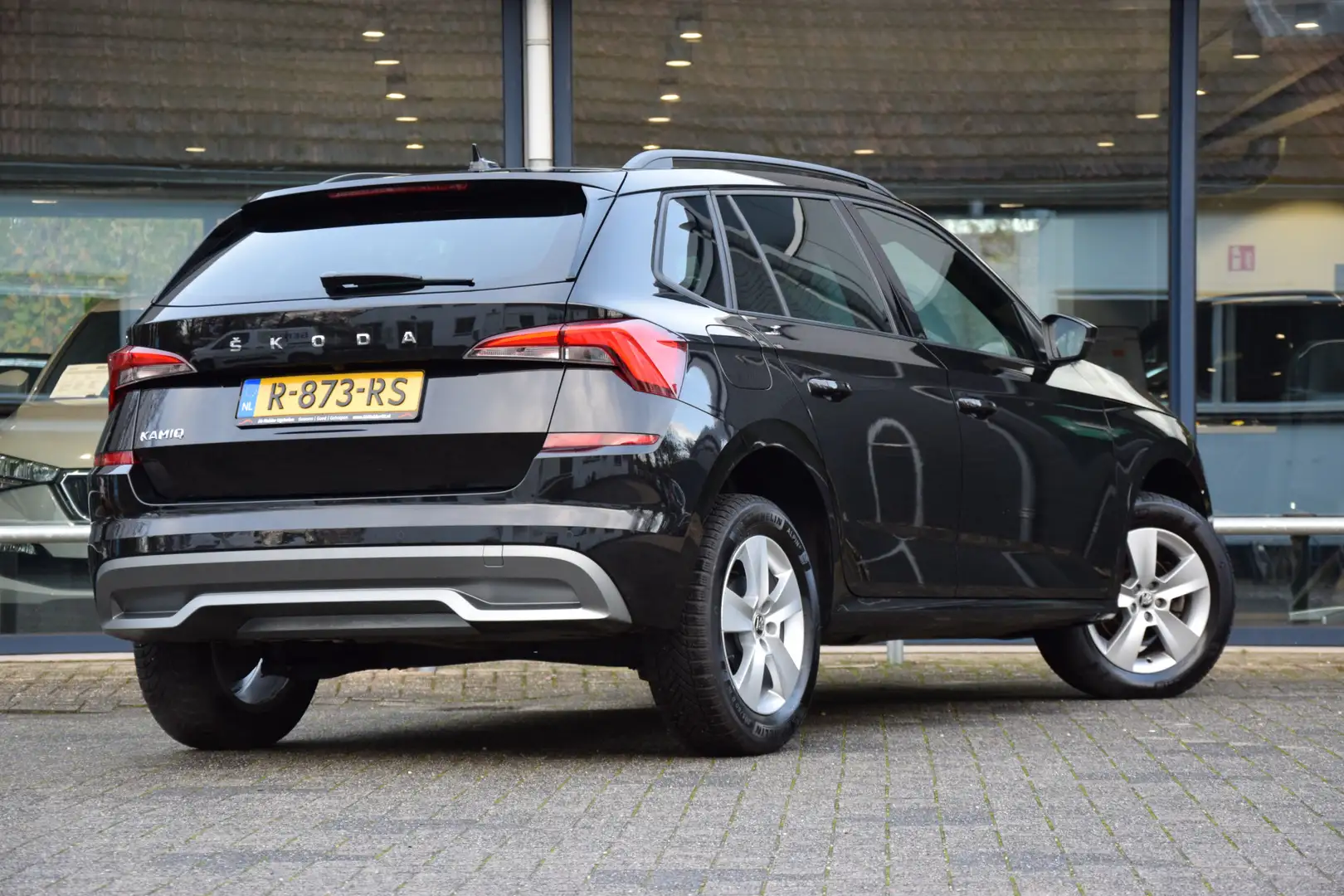 Skoda Kamiq 1.0 TSI 110PK Sport Business | Org. NL | BOVAG Gar Negro - 2