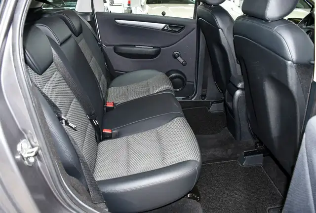 Mercedes-Benz B Class view 12