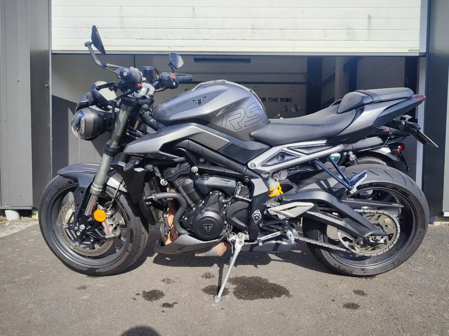 Triumph Street Triple 765 Gris - 1