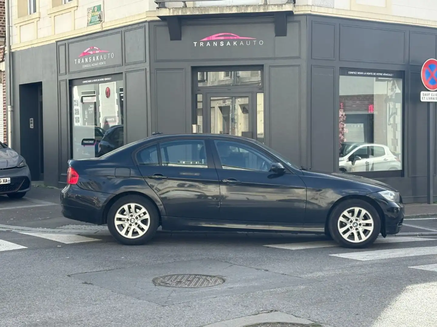 BMW 318 SERIE E90 318d 122ch Première / REGULATEUR / RADAR DE RECUL Schwarz - 2