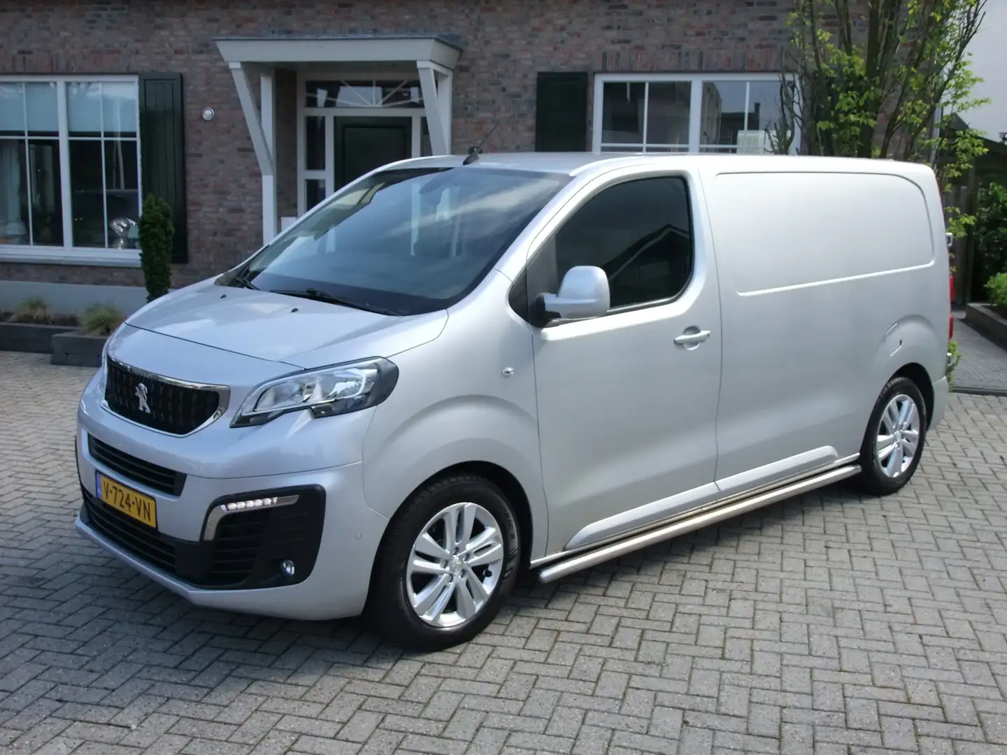Peugeot Expert 227S 2.0 BlueHDI 180 Premium Pack , Carplay , Navi Plateado - 1