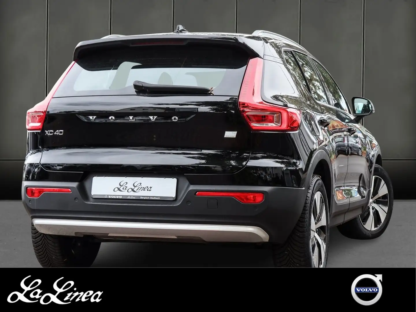 Volvo XC40 T4 Core Recharge Plug-In Hybrid 2WD Schwarz - 2