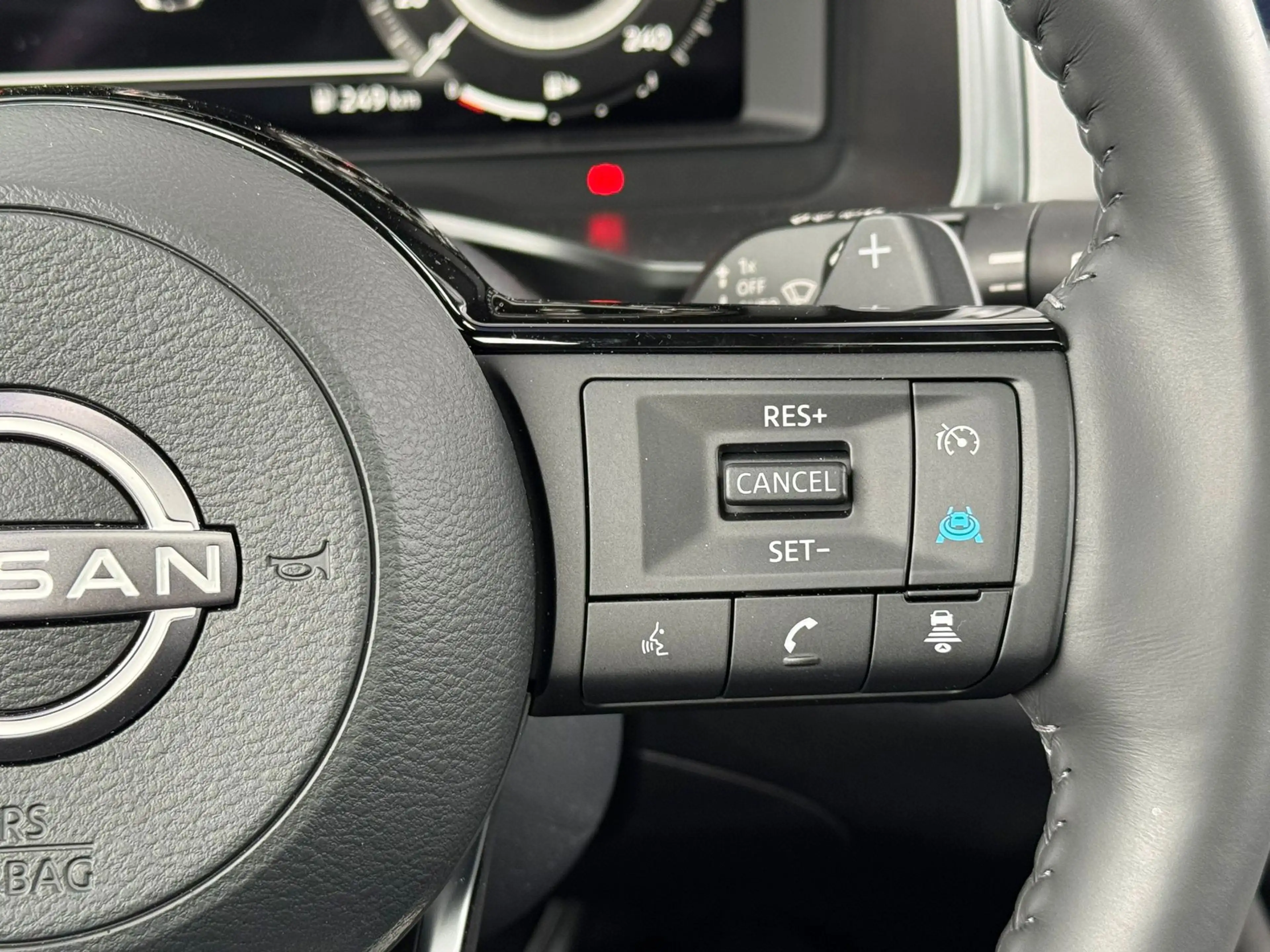 Nissan Qashqai 1.3 MHEV Xtronic Tekna Plus 158pk Massage stoelen — photo 32