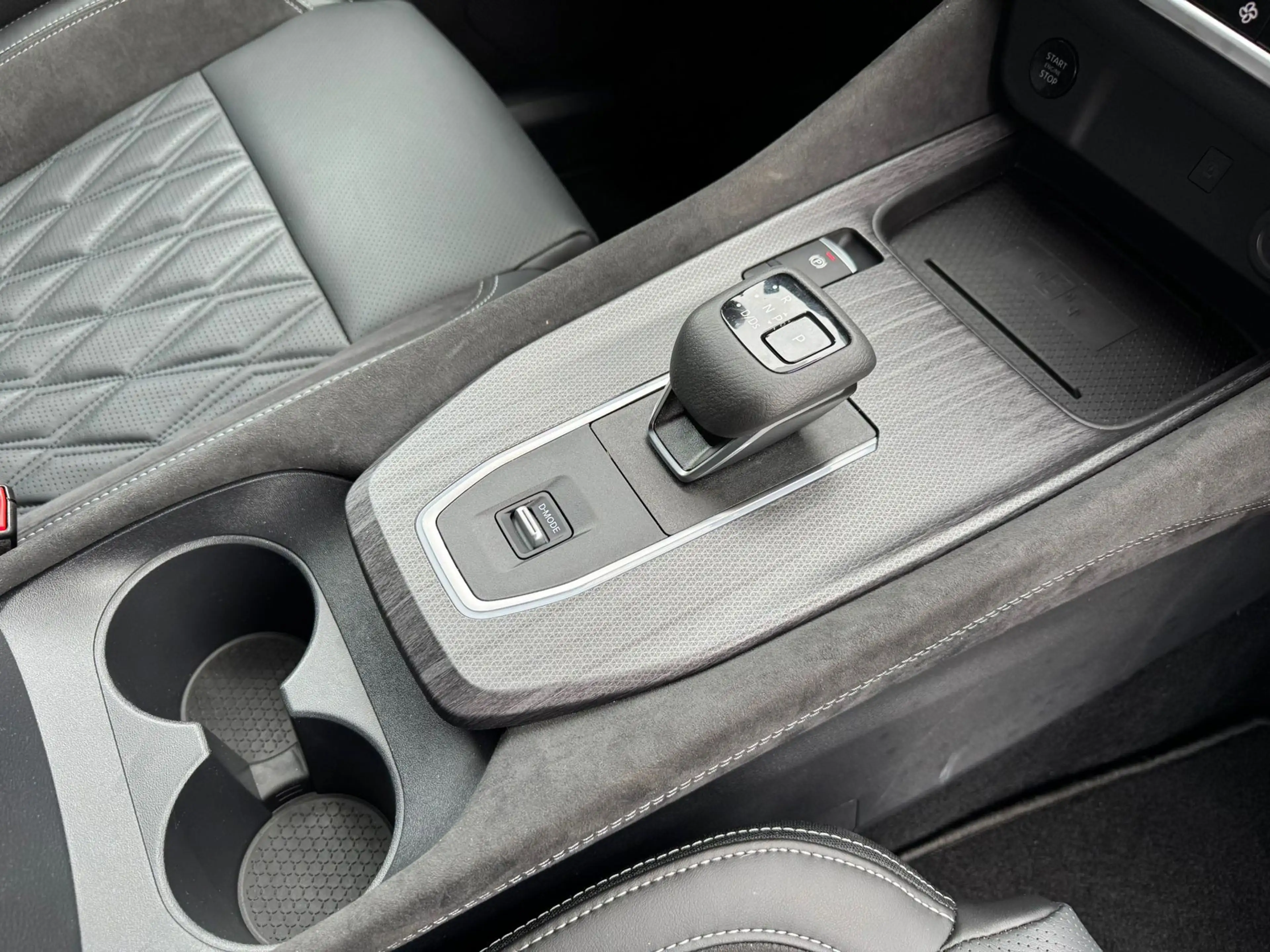 Nissan Qashqai 1.3 MHEV Xtronic Tekna Plus 158pk Massage stoelen — photo 17