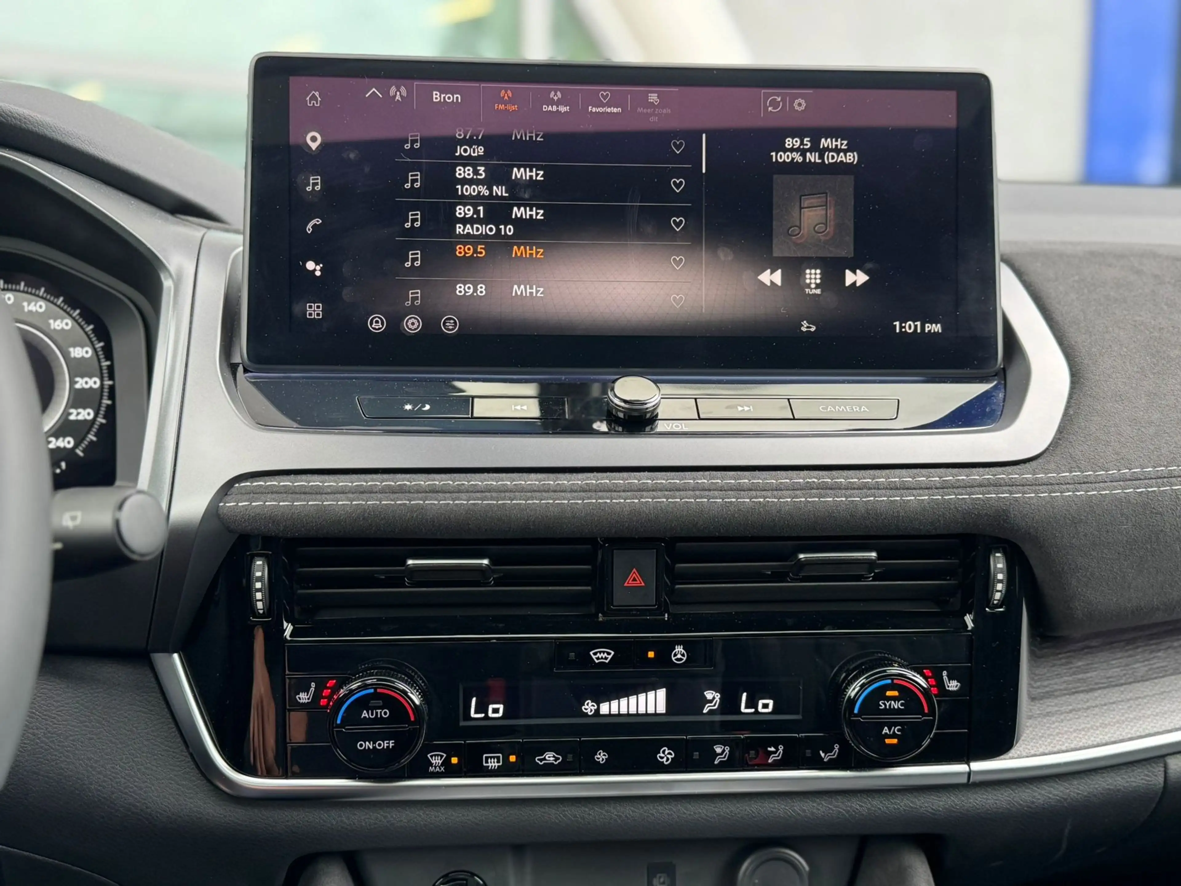 Nissan Qashqai 1.3 MHEV Xtronic Tekna Plus 158pk Massage stoelen — photo 39