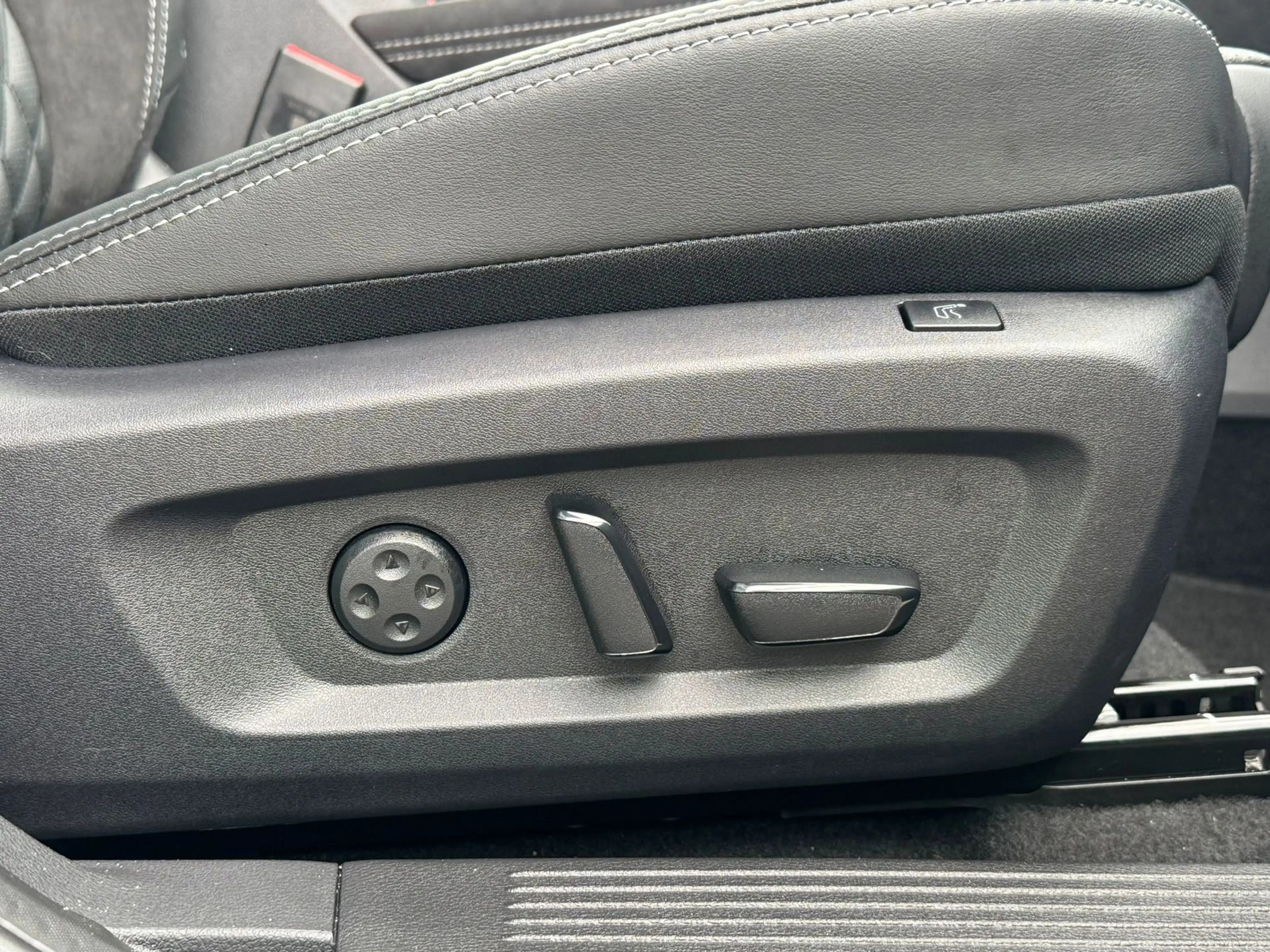 Nissan Qashqai 1.3 MHEV Xtronic Tekna Plus 158pk Massage stoelen — photo 15