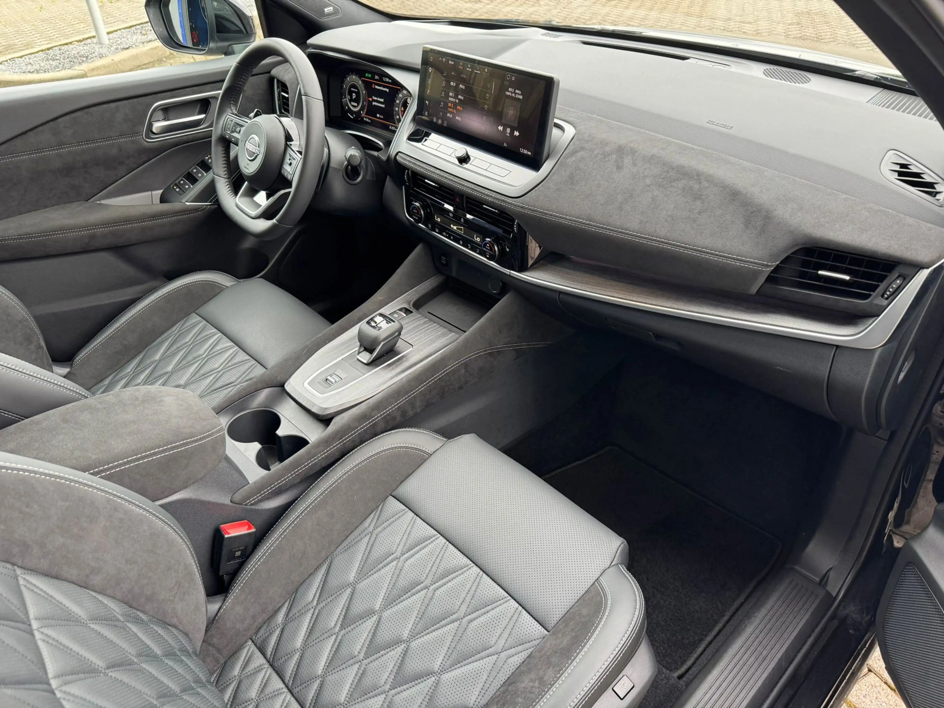 Nissan Qashqai 1.3 MHEV Xtronic Tekna Plus 158pk Massage stoelen — photo 14