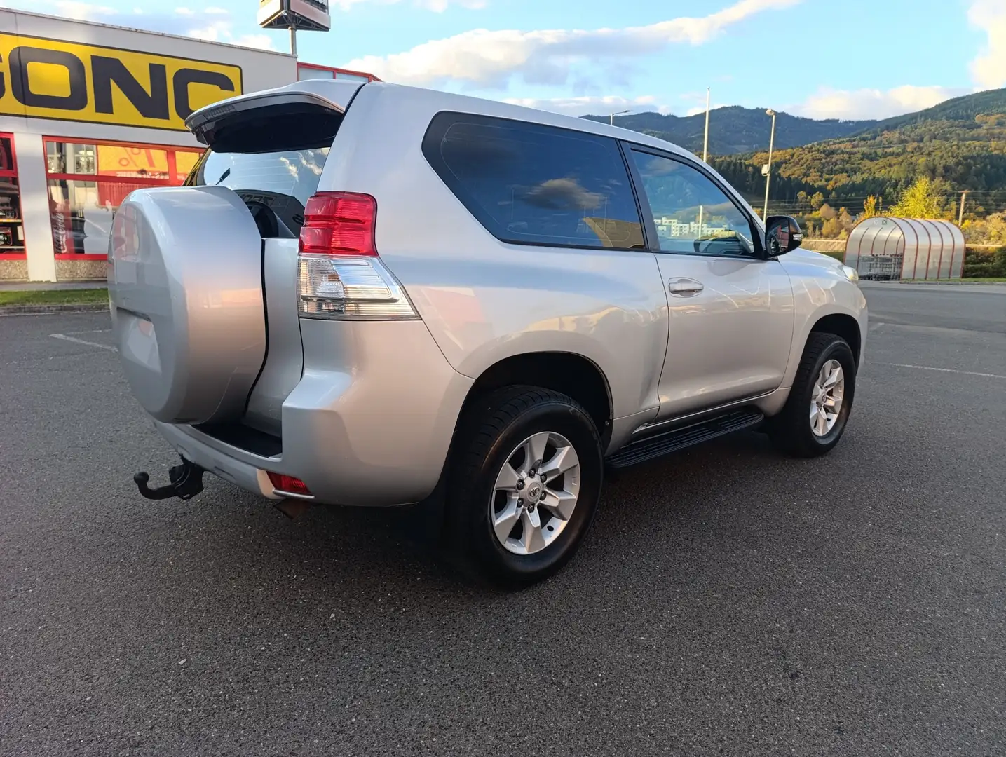 Toyota Land Cruiser Prado - 2