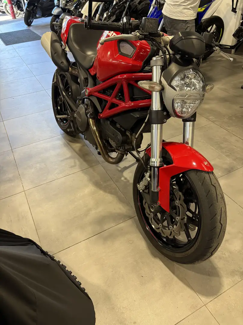 Ducati Monster 796 Red - 1
