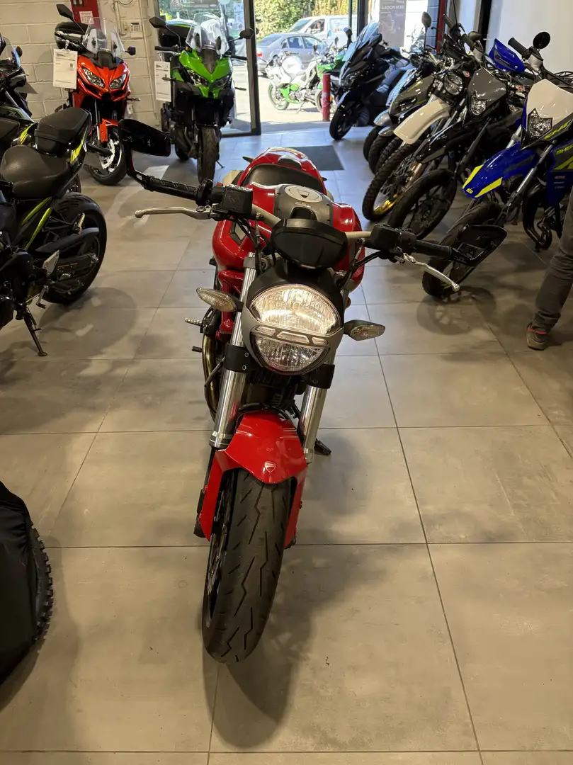 Ducati Monster 796 Red - 2