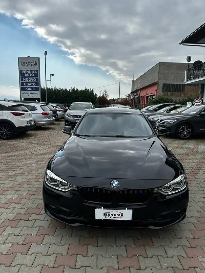 BMW 318 318d Touring Business Advantage auto Negro - 2