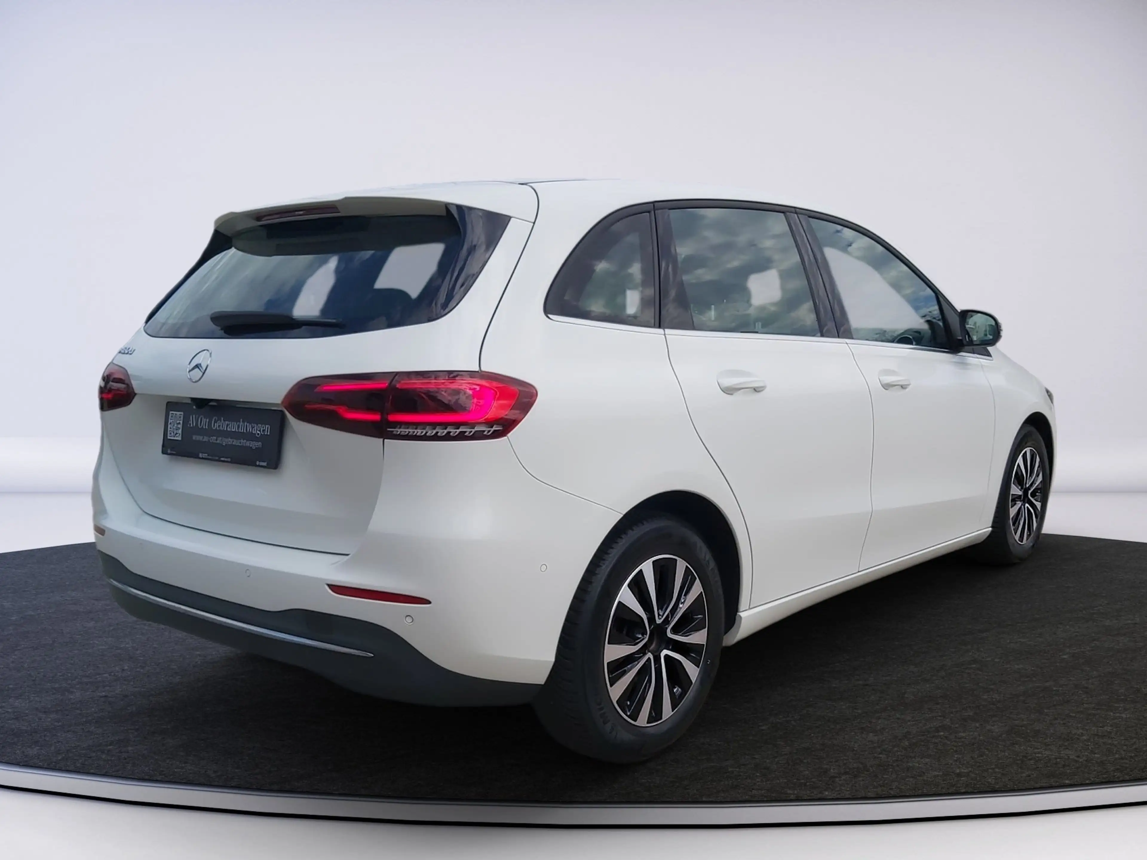Mercedes-Benz B 180 d Style Leder KAM SpurH LM KlimaA SHZ Navi — photo 6