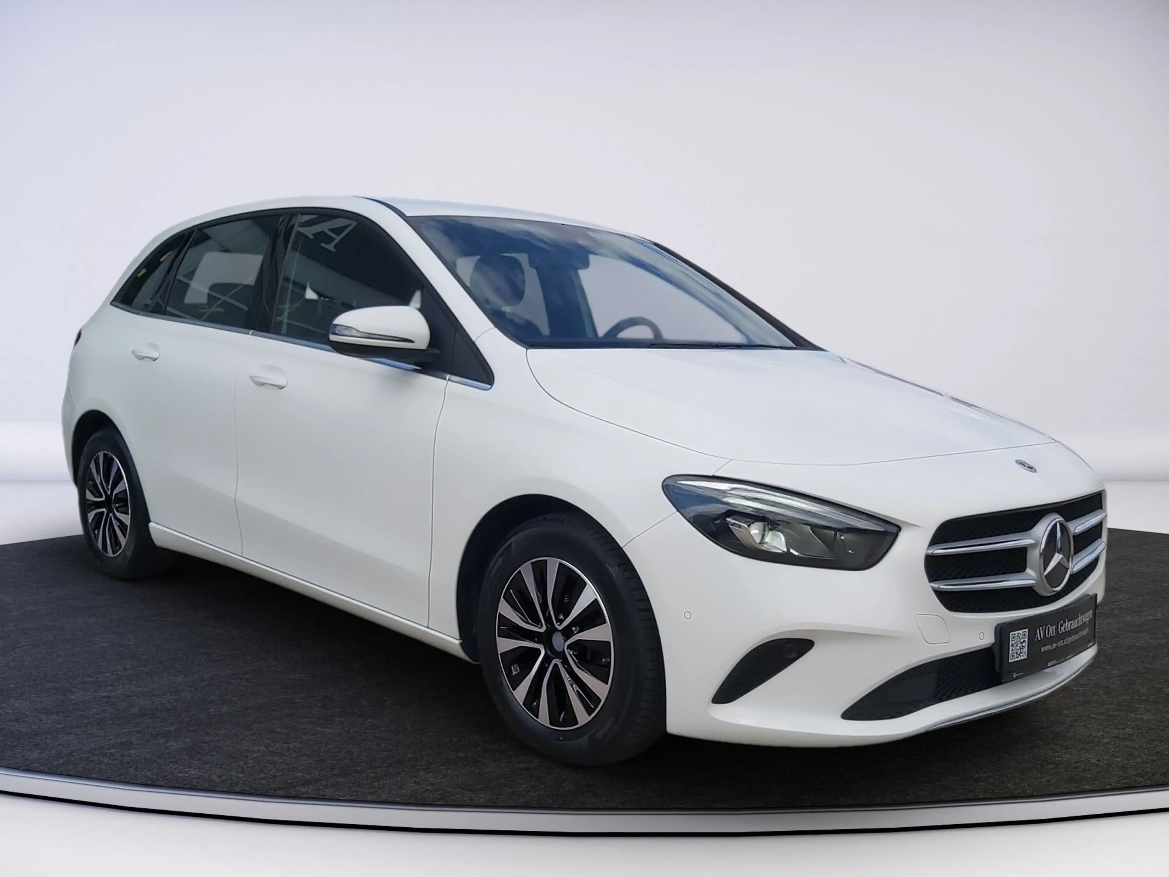 Mercedes-Benz B 180 d Style Leder KAM SpurH LM KlimaA SHZ Navi — photo 7