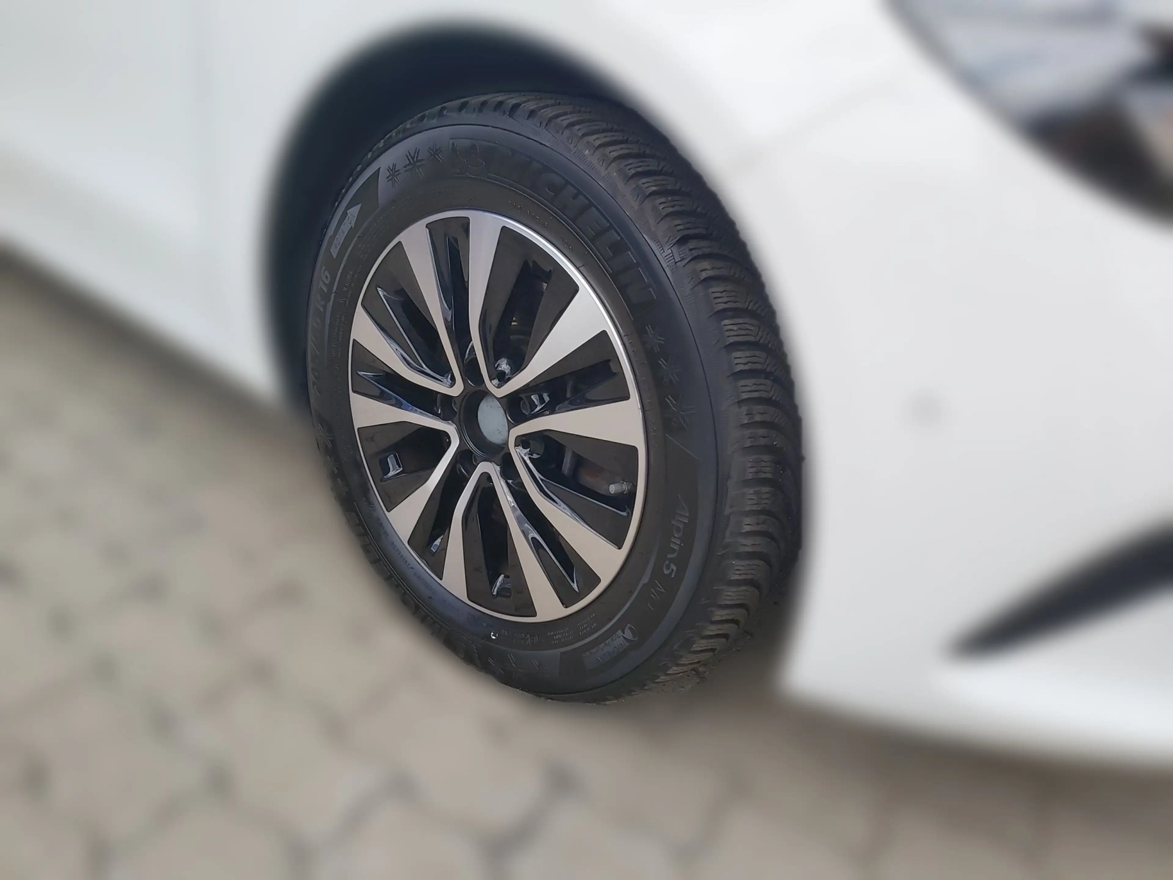 Mercedes-Benz B 180 d Style Leder KAM SpurH LM KlimaA SHZ Navi — photo 8