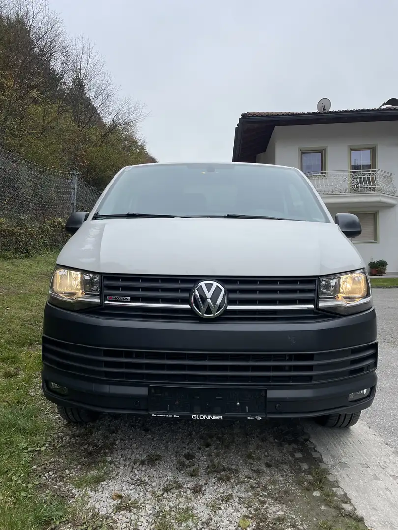 Volkswagen T6 Transporter - 1