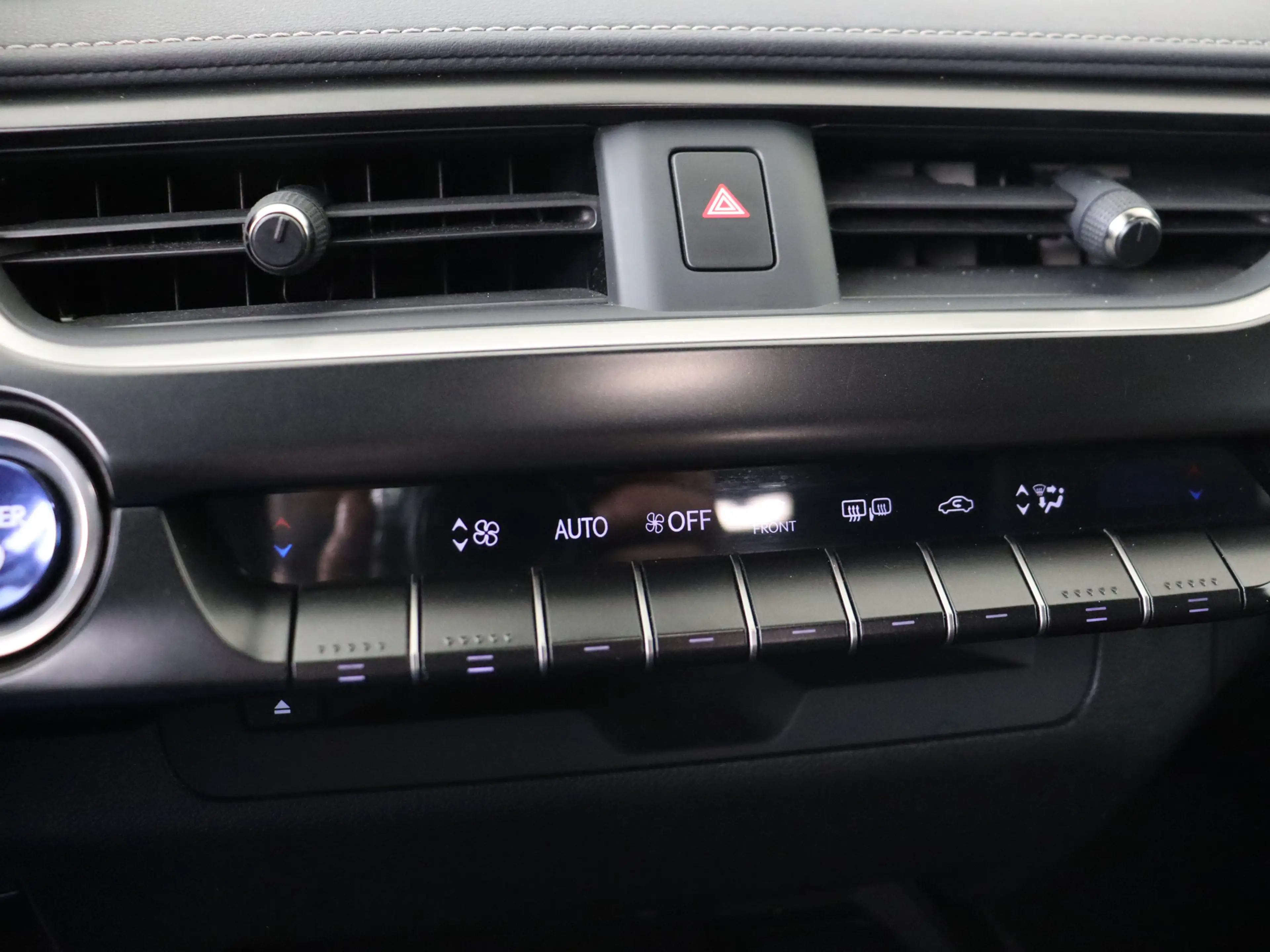 Lexus UX 250h Preference Line | BTW voertuig | Dealer onderhoude — photo 9
