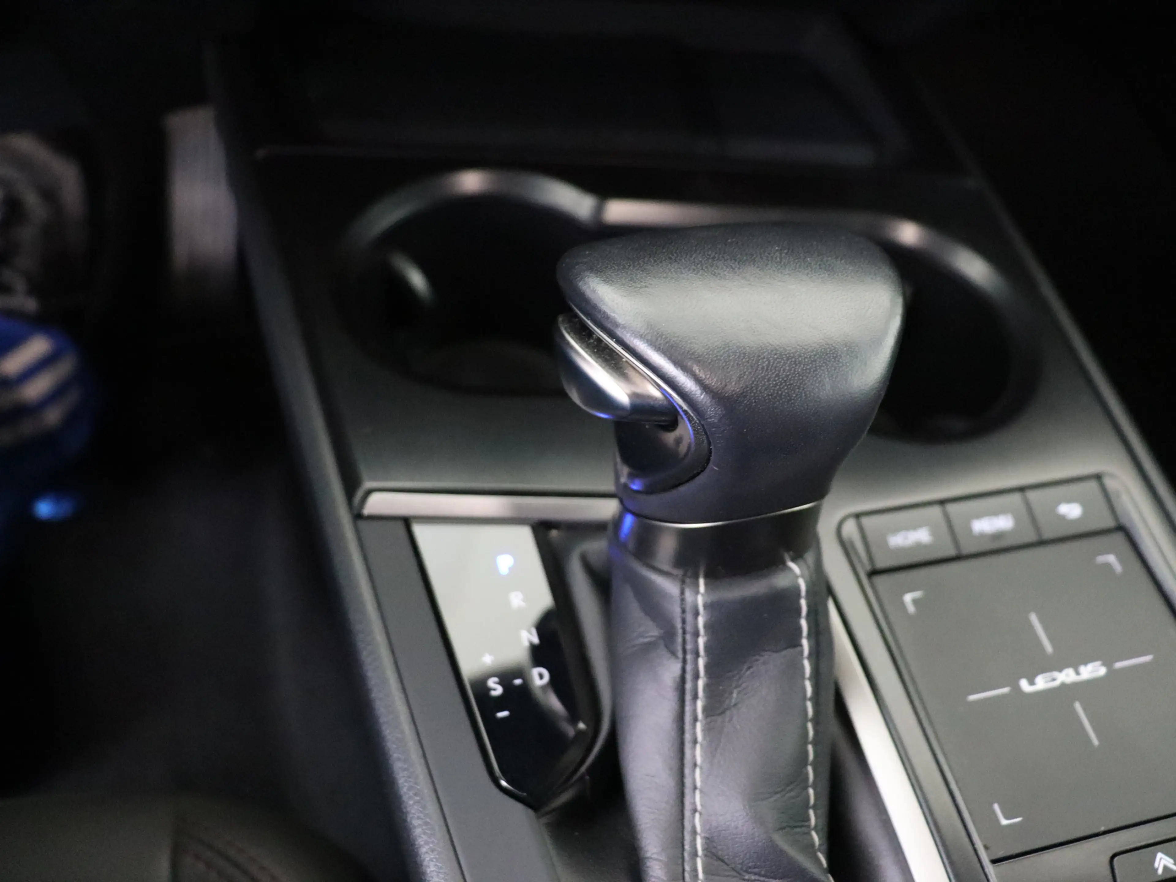 Lexus UX 250h Preference Line | BTW voertuig | Dealer onderhoude — photo 10
