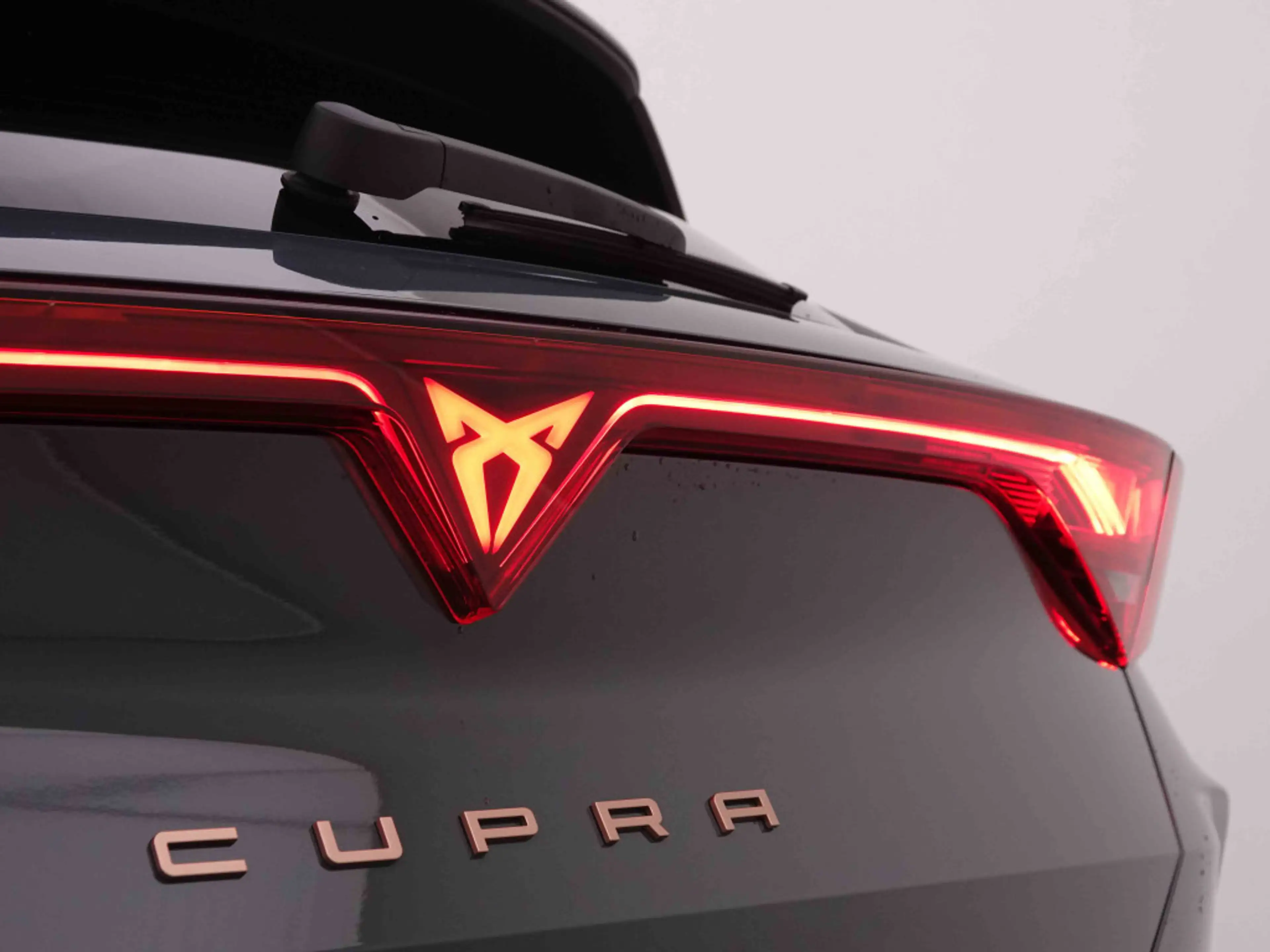 CUPRA Formentor 1.5 eTSi 150 mHEV AUT Edge Pack | Keyless | GPS by App | LED Lights — photo 6