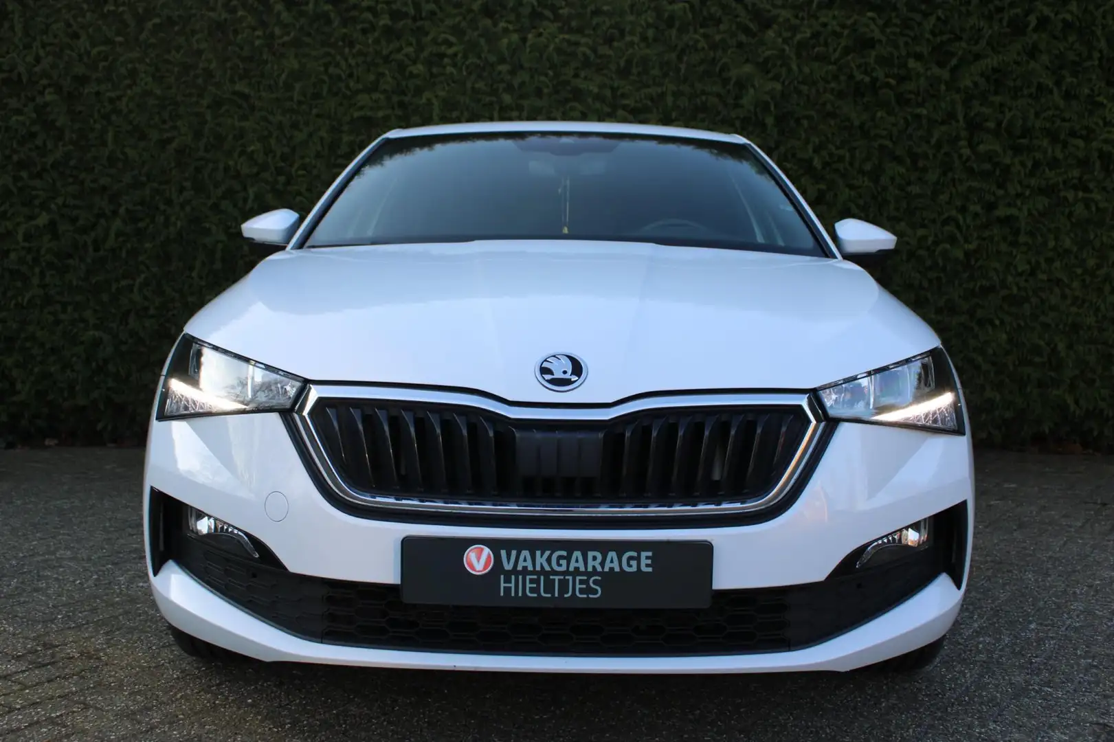 Skoda Scala 1.0 TSI Sport Business vol opties NAP Blanco - 2