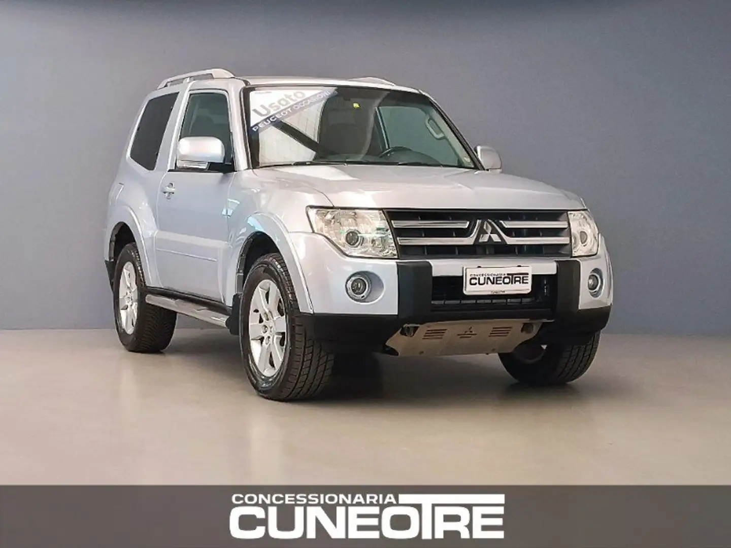 Mitsubishi Pajero Pajero 3.2 DI-D 16V 3p. Intense Grigio - 1