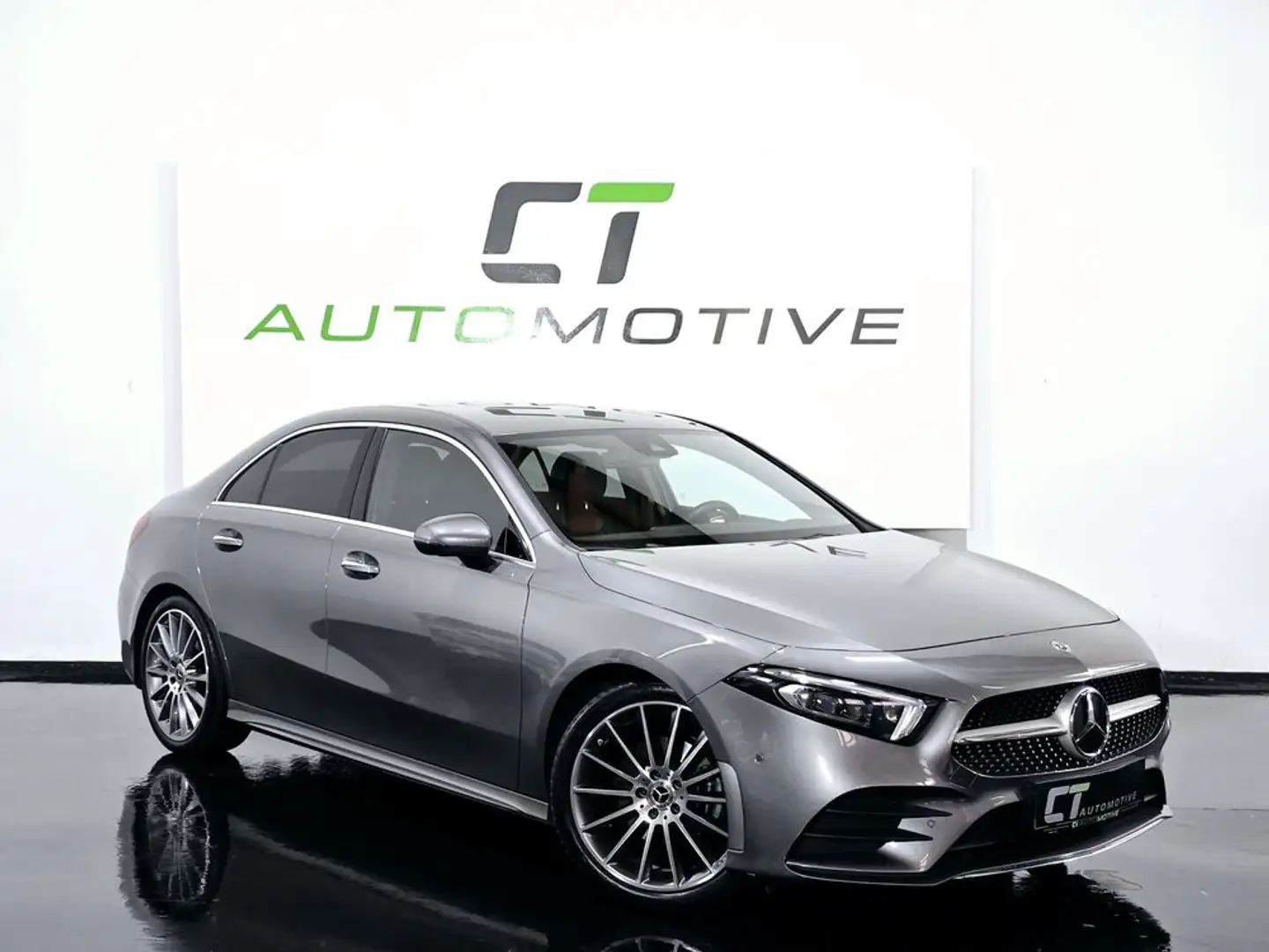 Mercedes-Benz A 180 Aut. Limousine AMG-Line Grijs - 1