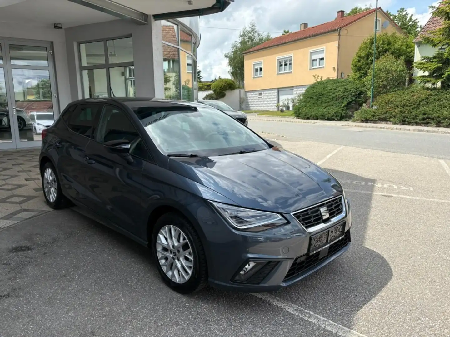 SEAT Ibiza FR-Line 1.0 TSI Grau - 2