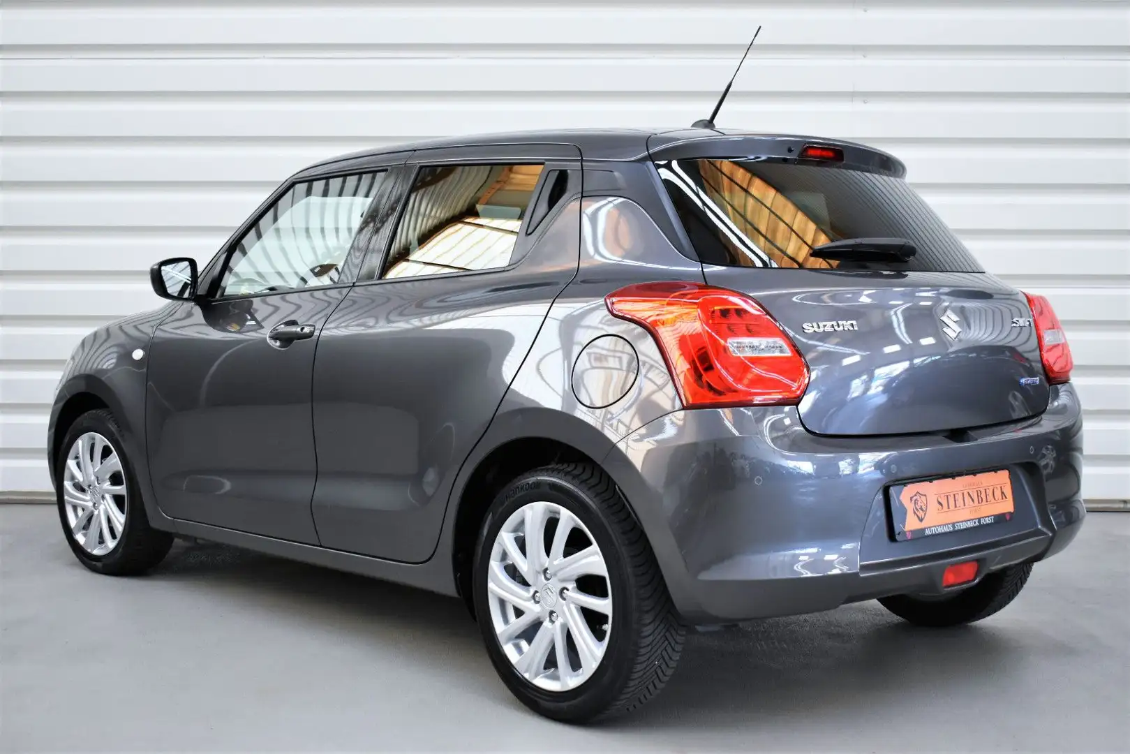 Suzuki Swift Comfort+Tempomat+LED+Navi+Kamera+34.600KM Szürke - 2