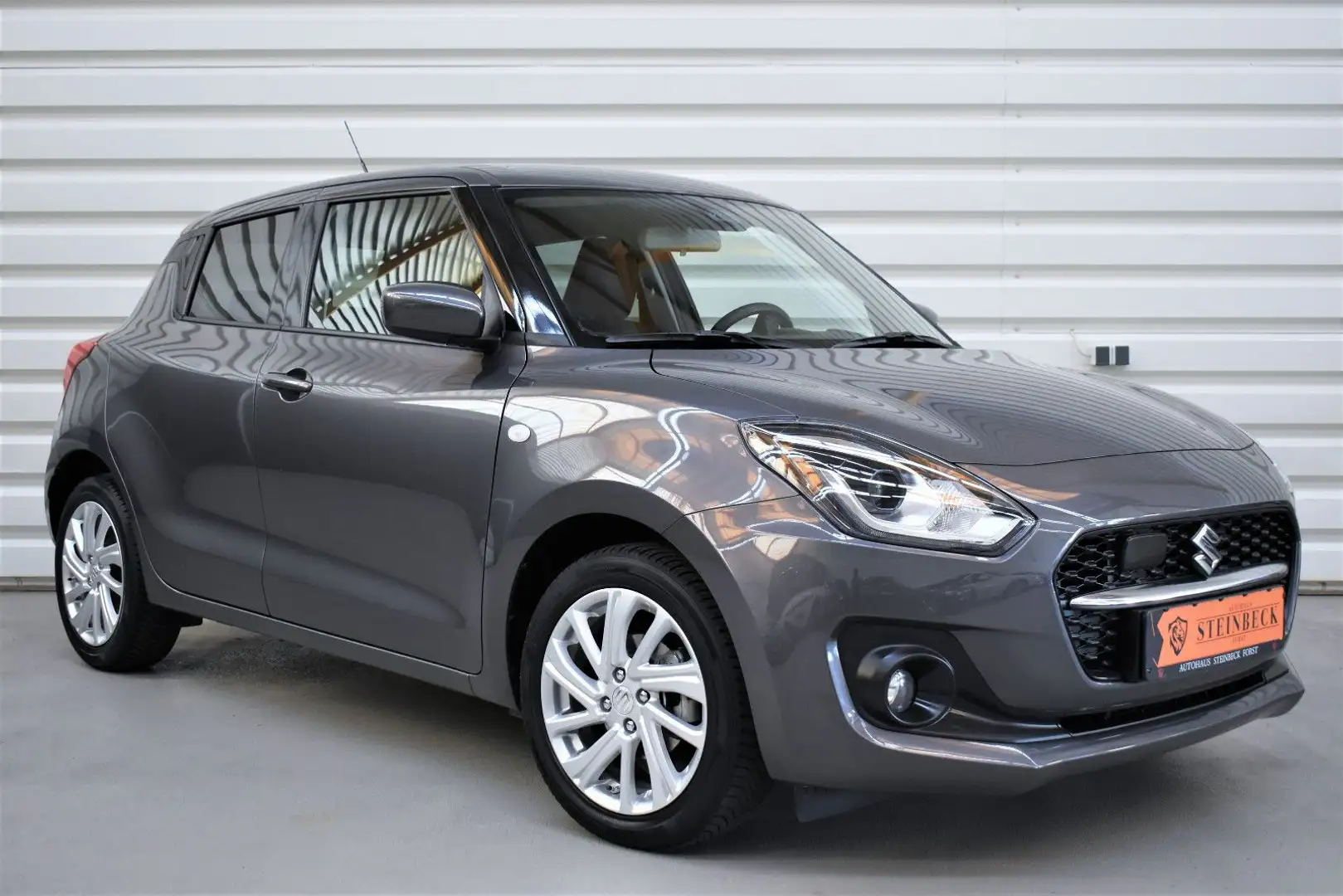 Suzuki Swift Comfort+Tempomat+LED+Navi+Kamera+34.600KM Szürke - 1