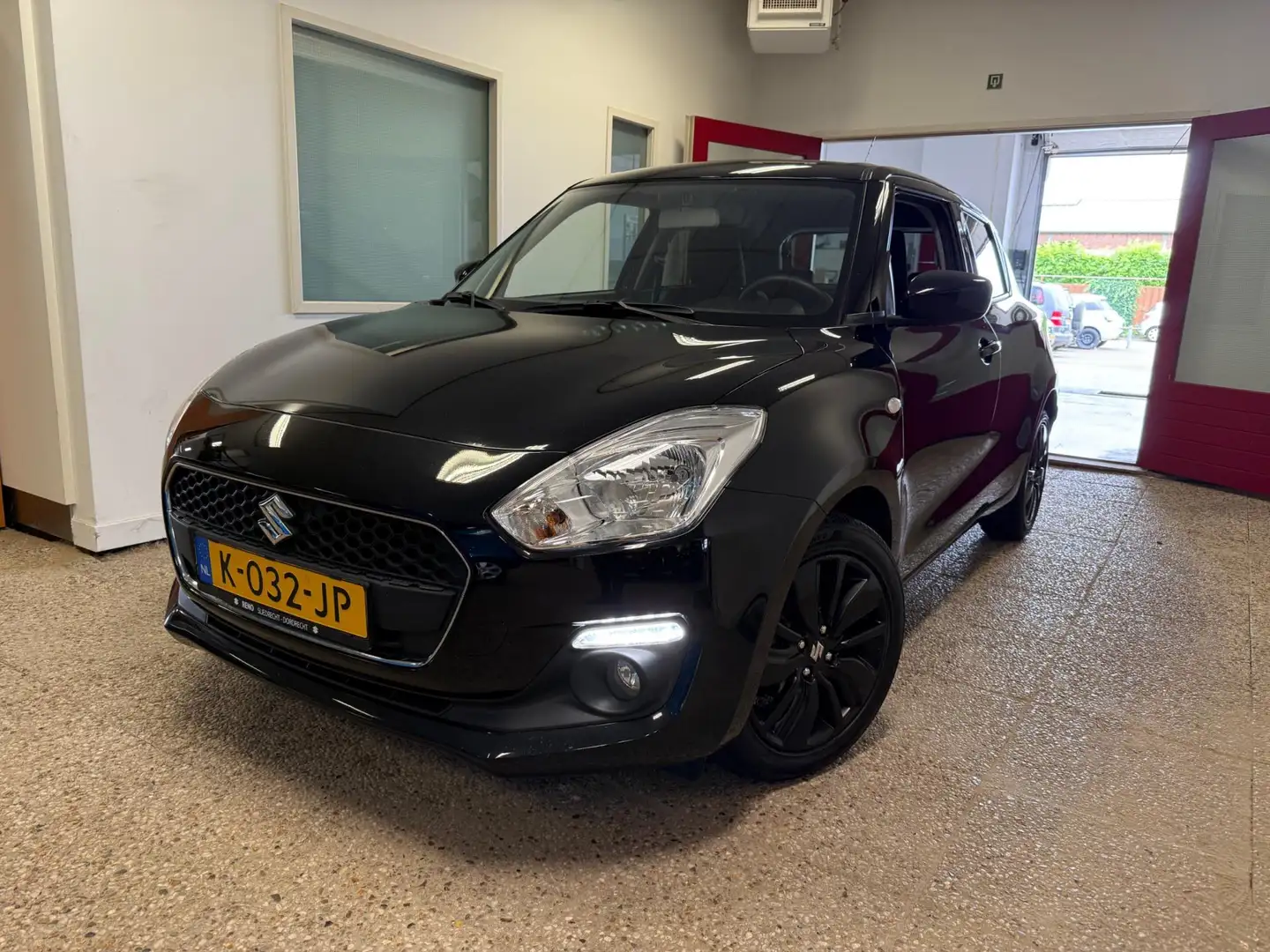 Suzuki Swift 1.2 Select Smart Hybrid | Navi | Carplay | NL | 1e Zwart - 1