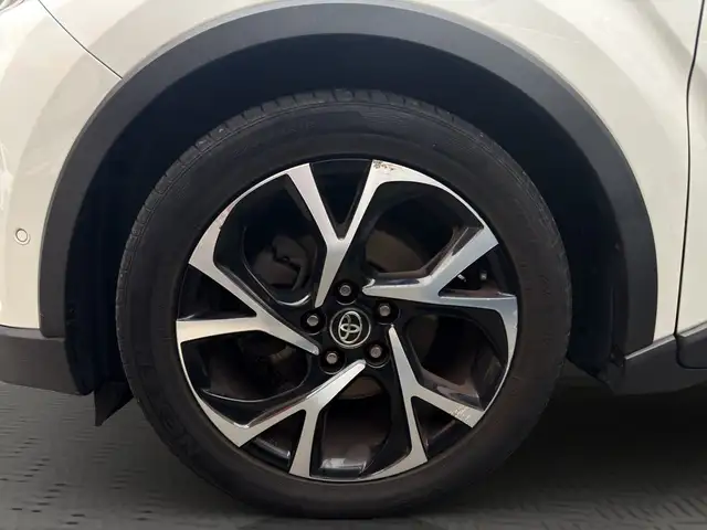 Toyota C-HR view 7
