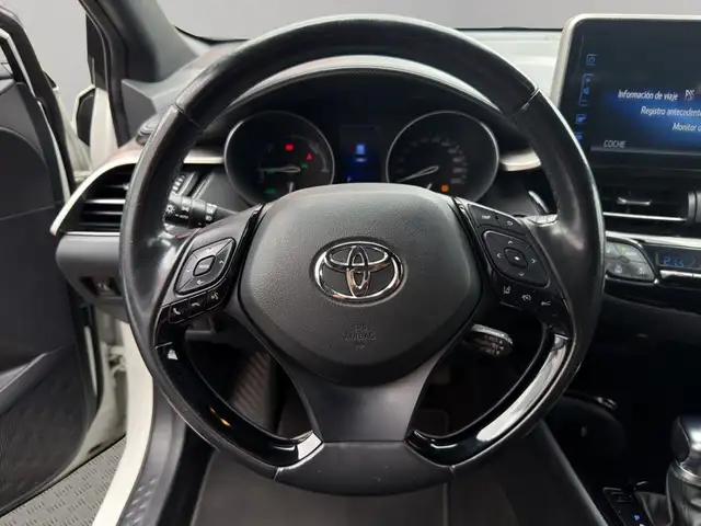 Toyota C-HR view 13
