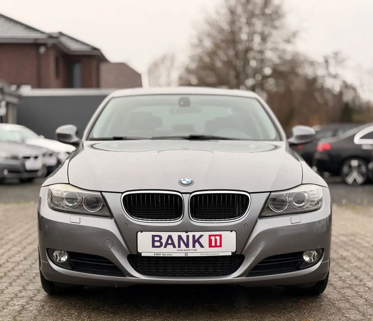 BMW 320 d E90 EMW Selection AHK* PDC Xenon Unfallfrei Gris - 2