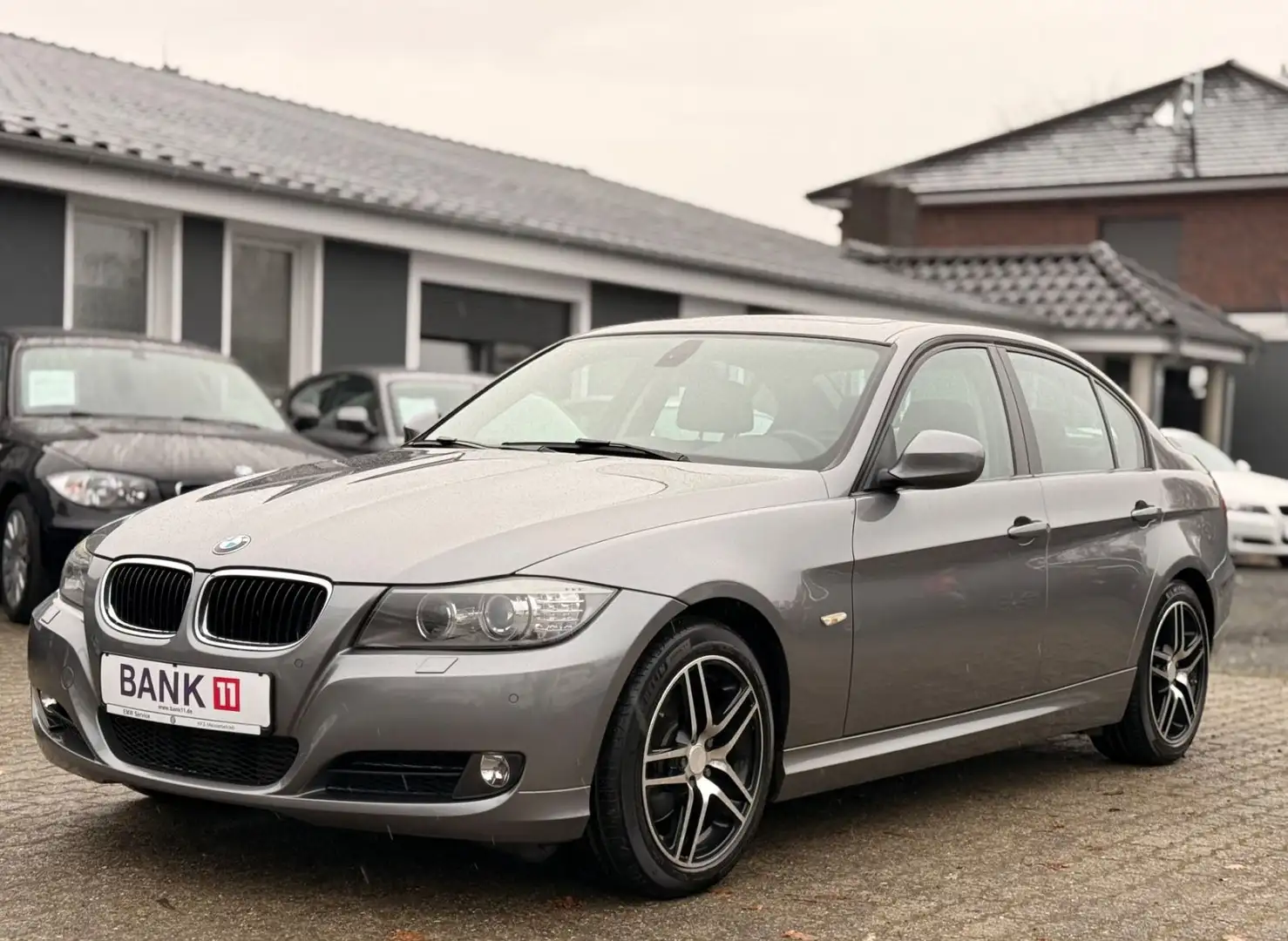 BMW 320 d E90 EMW Selection AHK* PDC Xenon Unfallfrei Gris - 1
