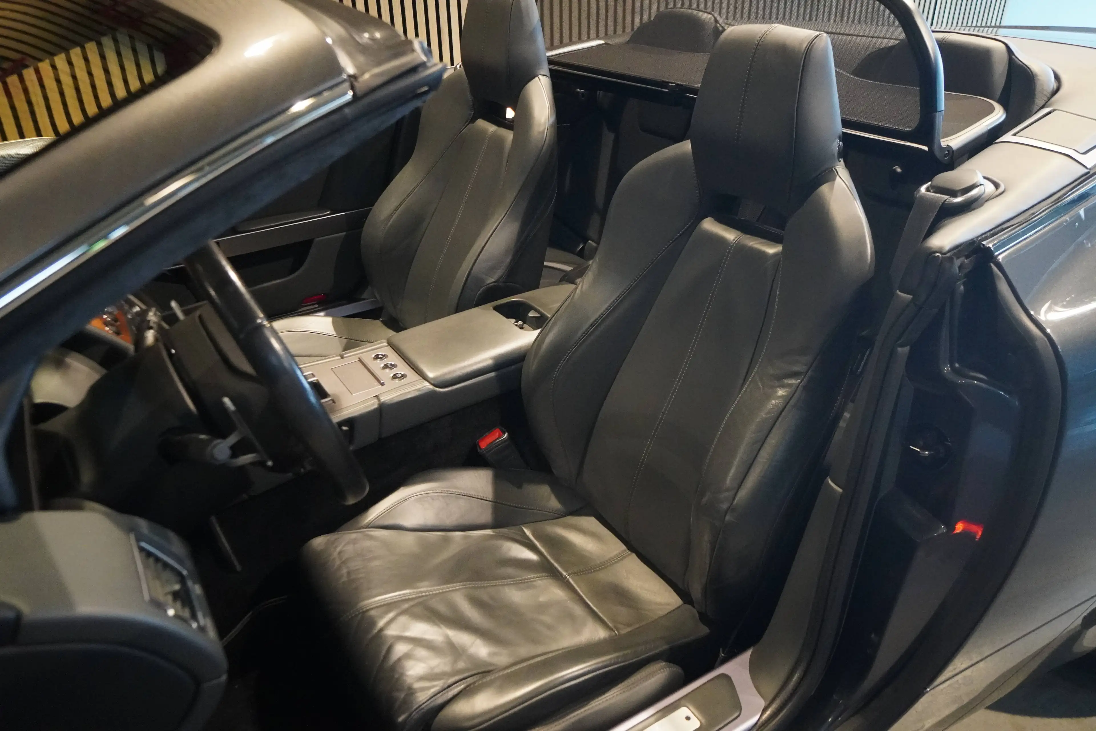 Aston Martin DB9 DB9 Volante V12- 1 HD-U-frei-Deutsches FZG-Top — photo 10