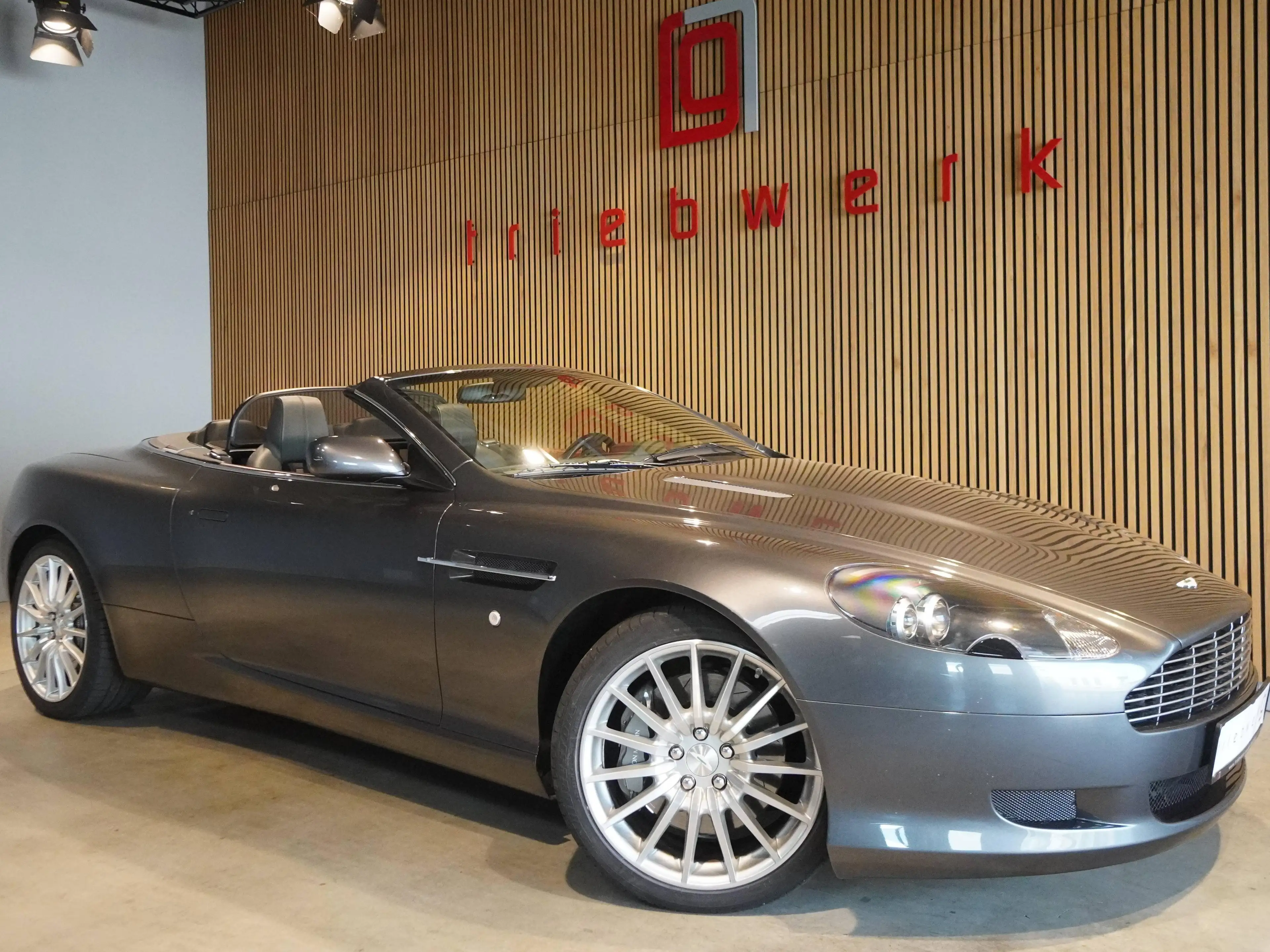 Aston Martin DB9 DB9 Volante V12- 1 HD-U-frei-Deutsches FZG-Top — photo 2