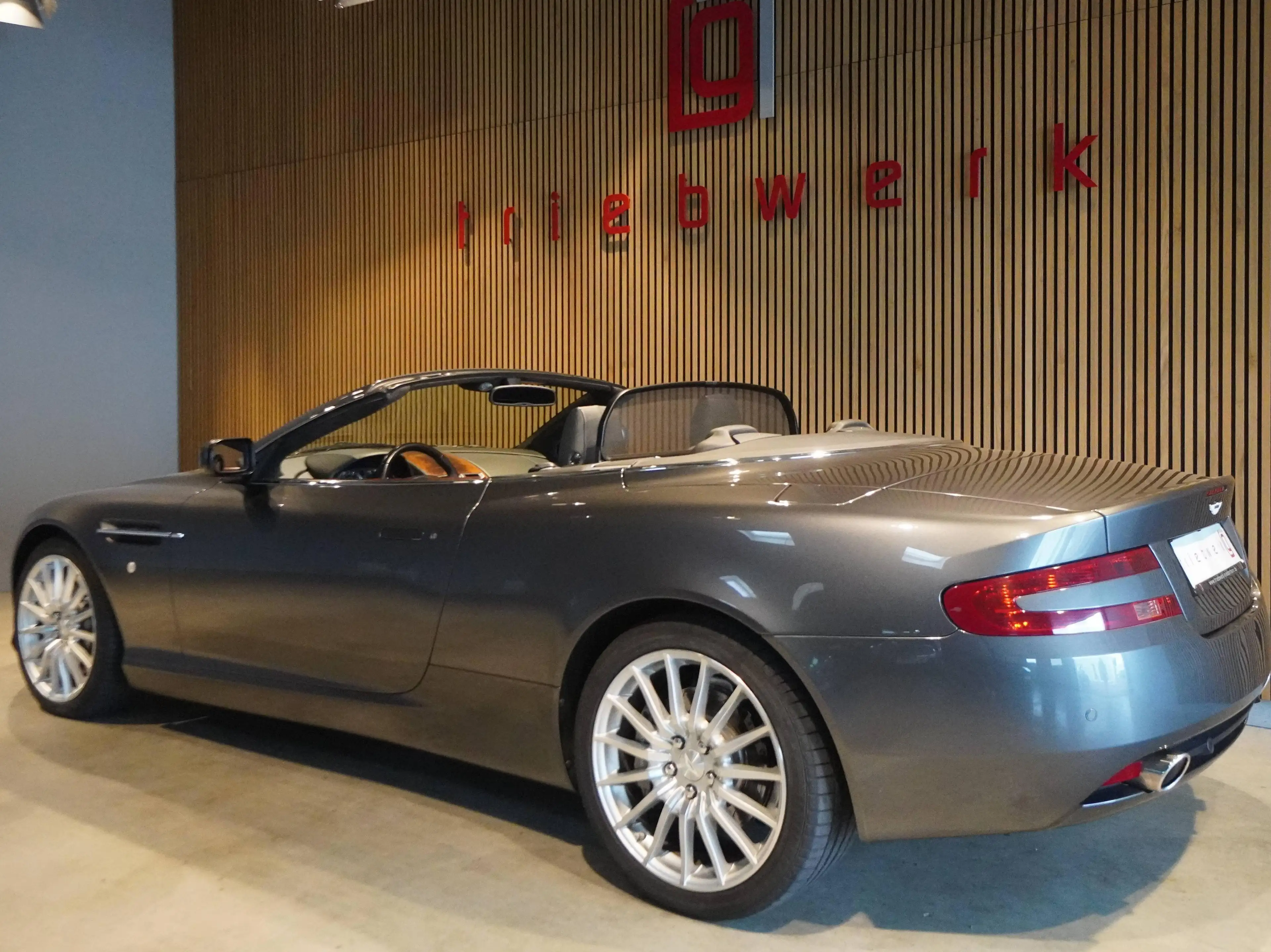 Aston Martin DB9 DB9 Volante V12- 1 HD-U-frei-Deutsches FZG-Top — photo 3