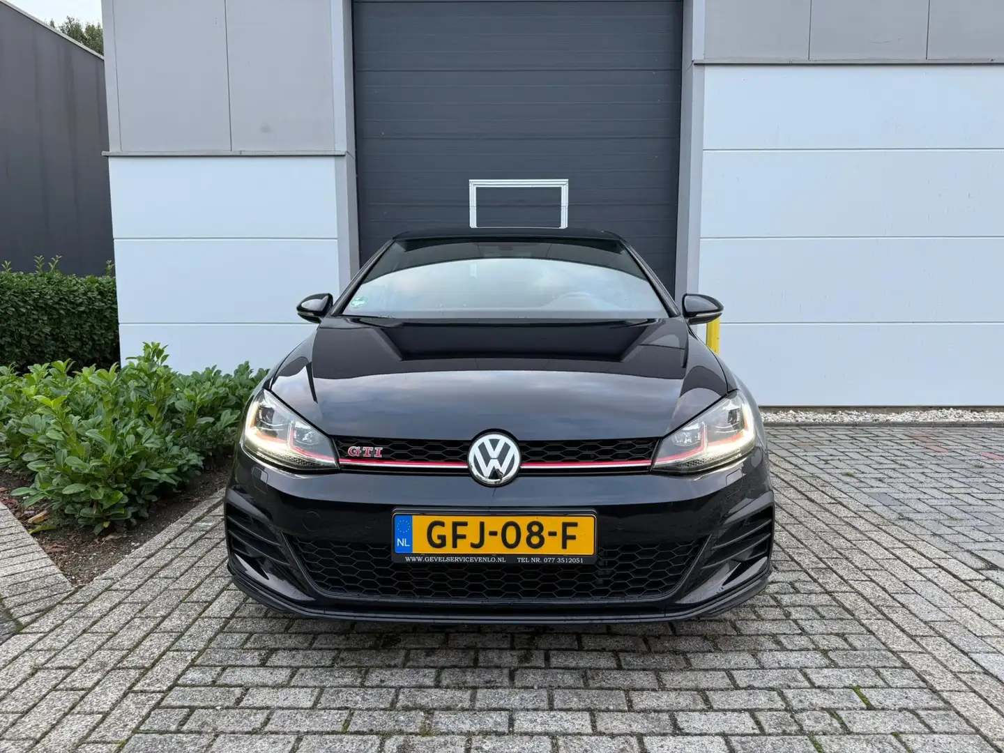 Volkswagen Golf GTI 7.5 Performance | PANO | VIRTUAL | KEYLESS | Noir - 2