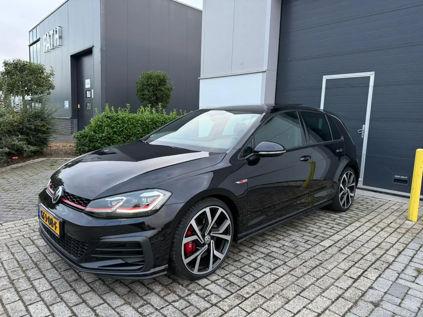 Volkswagen Golf GTI 7.5 Performance | PANO | VIRTUAL | KEYLESS | Noir - 1