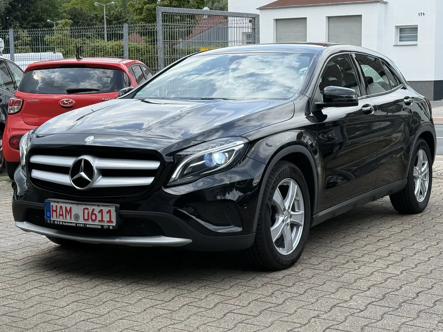 Mercedes-Benz GLA 200 GLA 200 4xMATIC 7G-DCT/NAVI/BI-XENON/Euro6 Noir - 1
