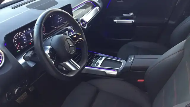Mercedes-Benz GLB view 6