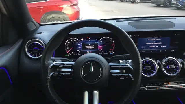 Mercedes-Benz GLB view 9