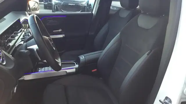 Mercedes-Benz GLB view 7